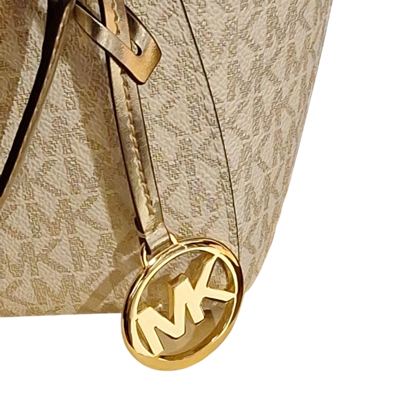 Michael Kors Large Jet Set chain  Cream and Gold Shoulder Bag - Picture 3 of 8